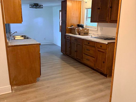 2nd image of 647 Irwin Rd