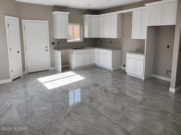5th image of 427 Cancun Ct