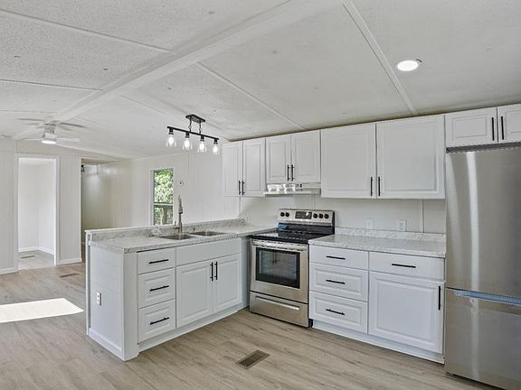 2nd image of 50 Sangster Rd