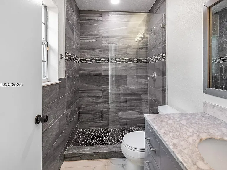 9712 SW 213th Ter — Photo 14