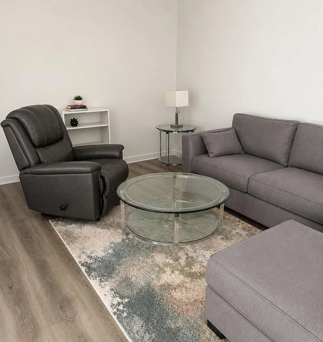 2 bed, 1.5 bath, 819 sqft, $1,800 — Photo 2