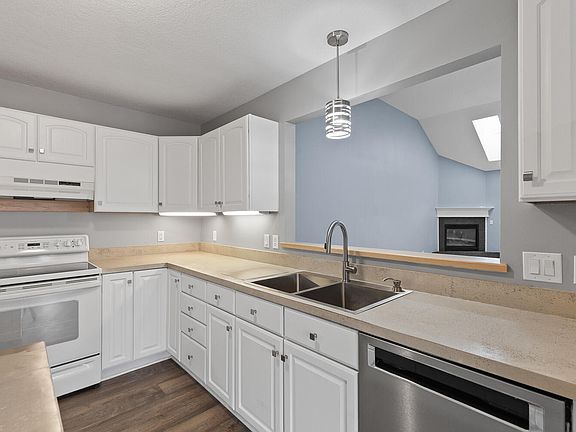 5th image of 500 Richlyn Dr