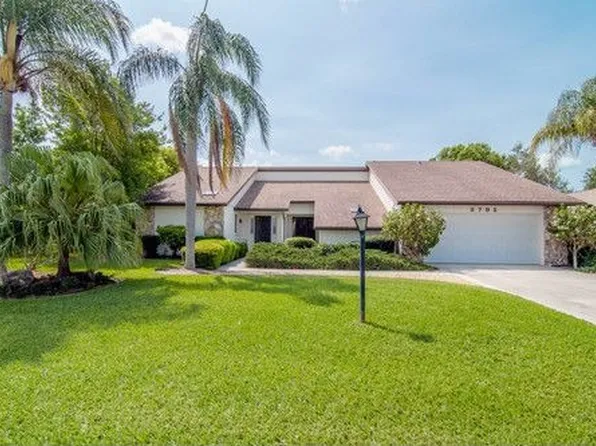 3792 Torrey Pines Way, Sarasota, FL 34238