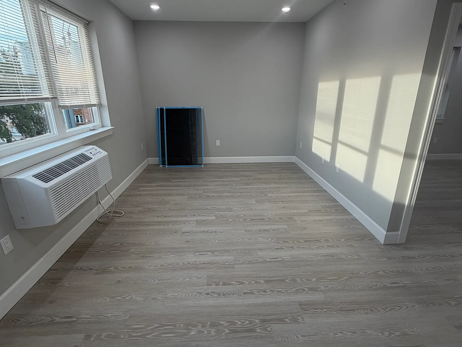 1 bed, $1,672 — Photo 3