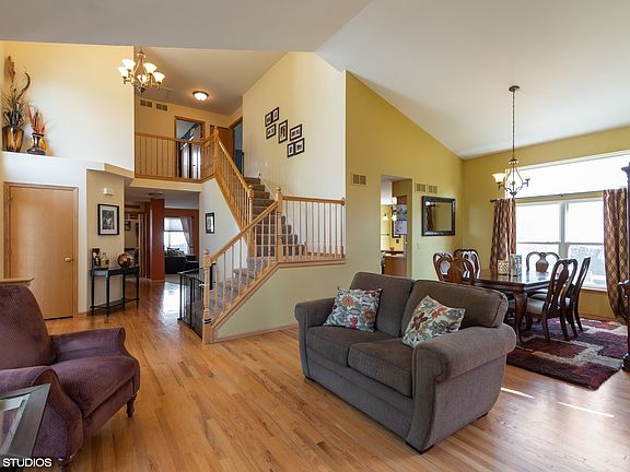 5th image of 14421 W Melbourne Pl
