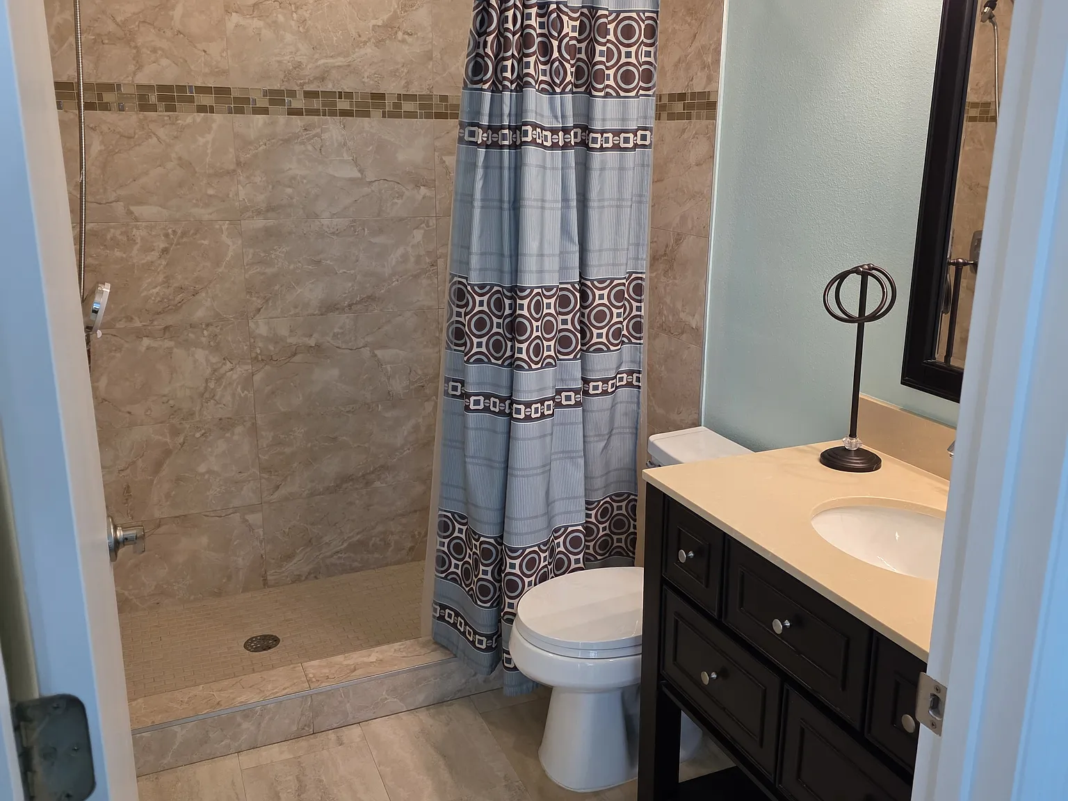 2 bed, 954 sqft, $1,699 — Photo 3