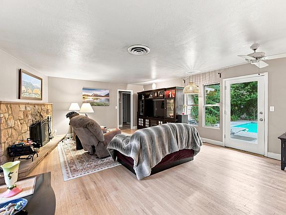 5th image of 21249 Shelly Ln