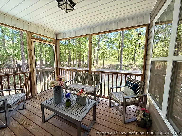 275 Maplewood Dr — Photo 19