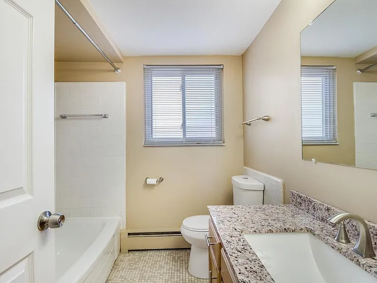 Avenue Eleven Apartments — Photo 17