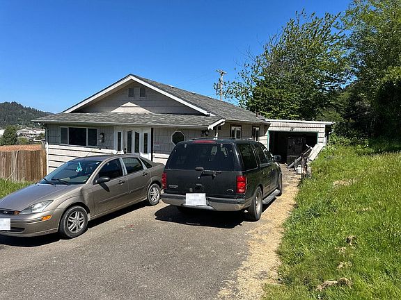 2nd image of 940 Rowe St