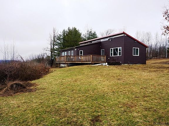 2nd image of 124 Aspen Way