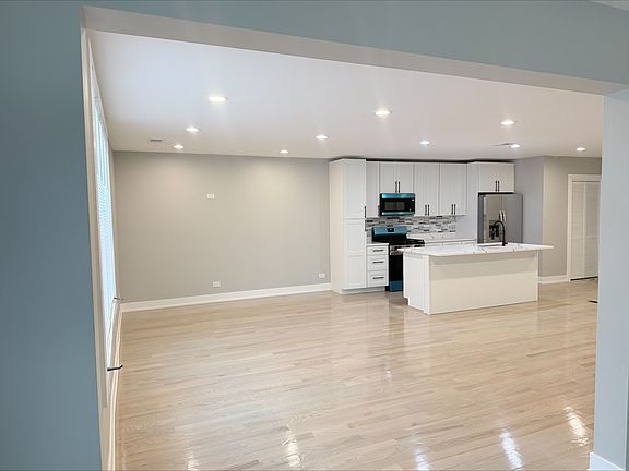 3rd image of 5708 W 84th Pl