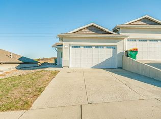 1029 N 33rd St, Bismarck, ND 58501