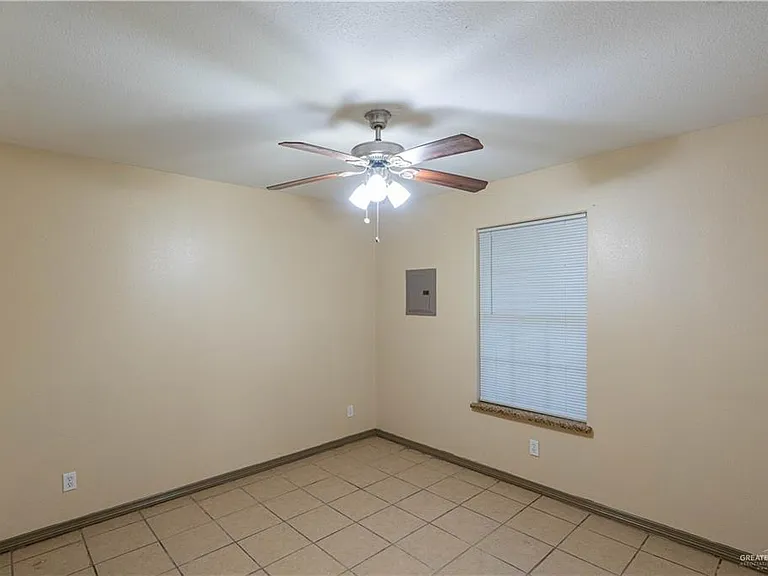 17002 Queen Palm Dr #B — Photo 10