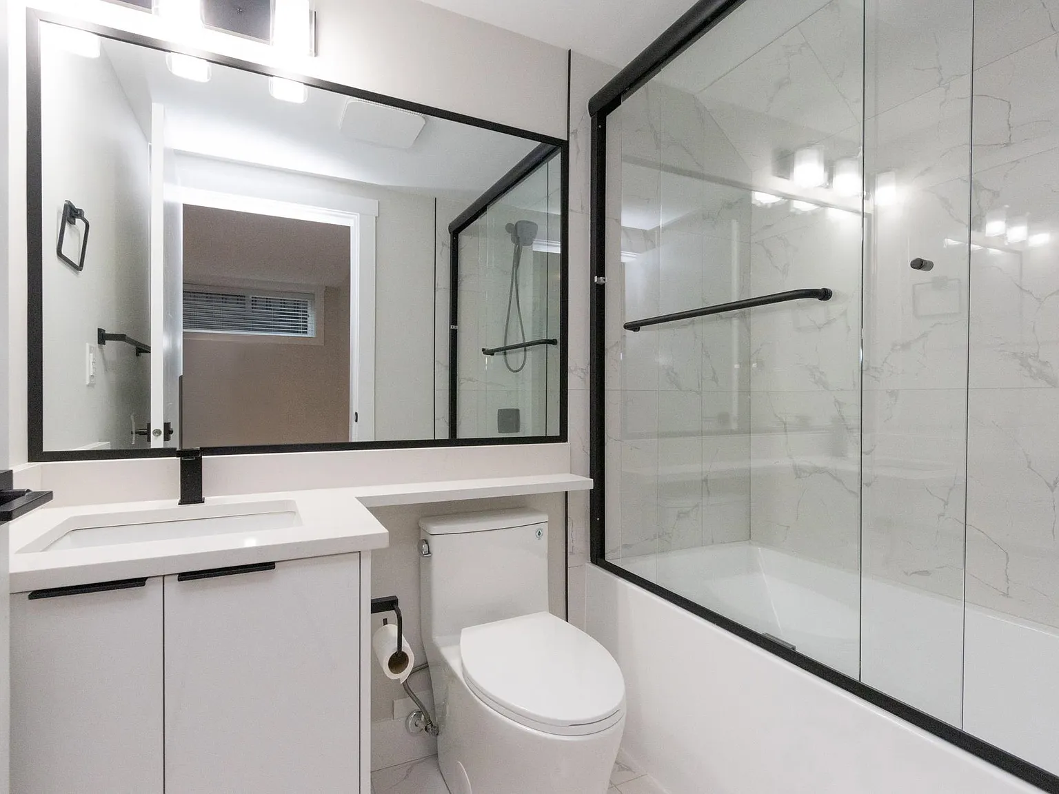 2 bed, 725 sqft, $2,000 — Photo 3