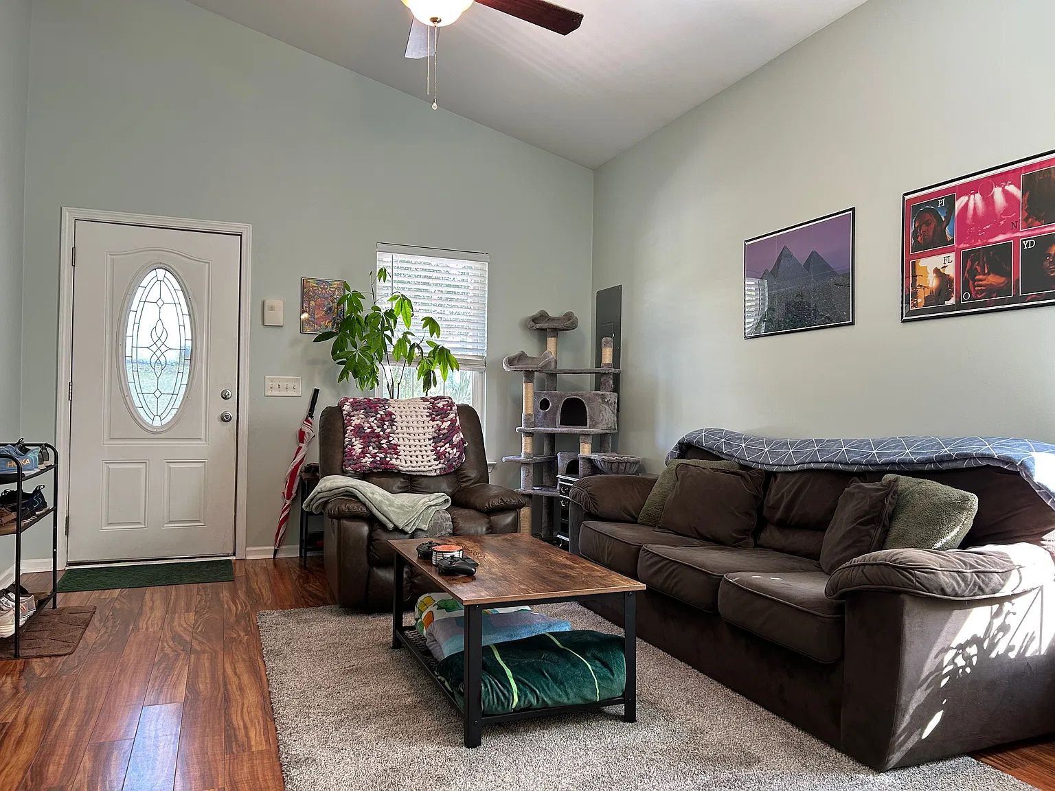 3 bed, 1080 sqft, $2,225 — Photo 3