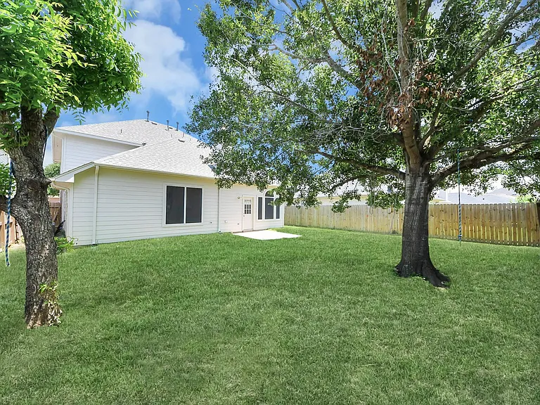 3506 Evergreen Square Trl — Photo 17