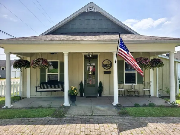 953 Walnut St, Nelsonville, OH 45764