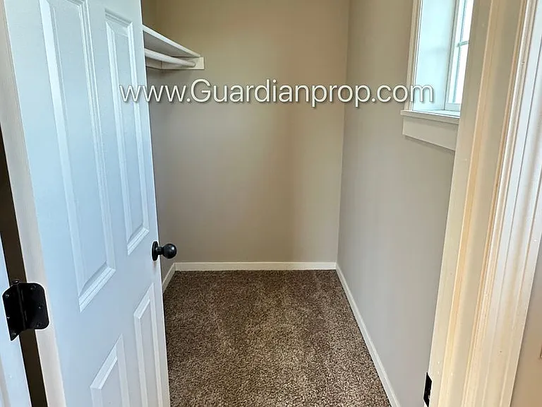 11946 Emery Village Dr N — Photo 21
