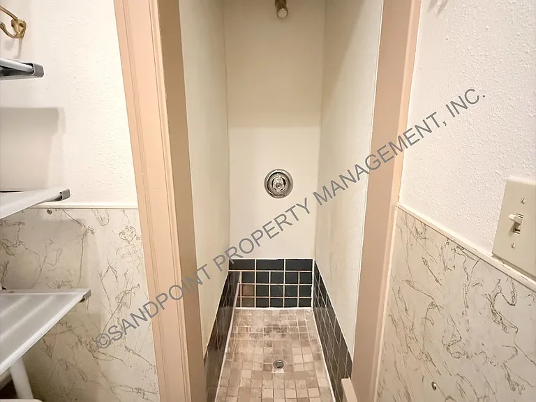 7215 Main St #3 — Photo 12