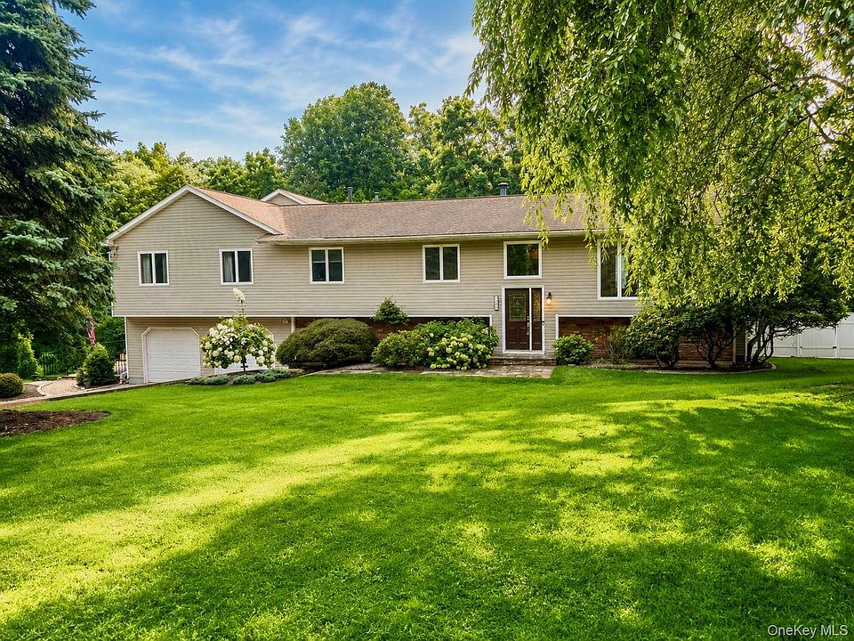 1st image of 204 Cherry Hill Road