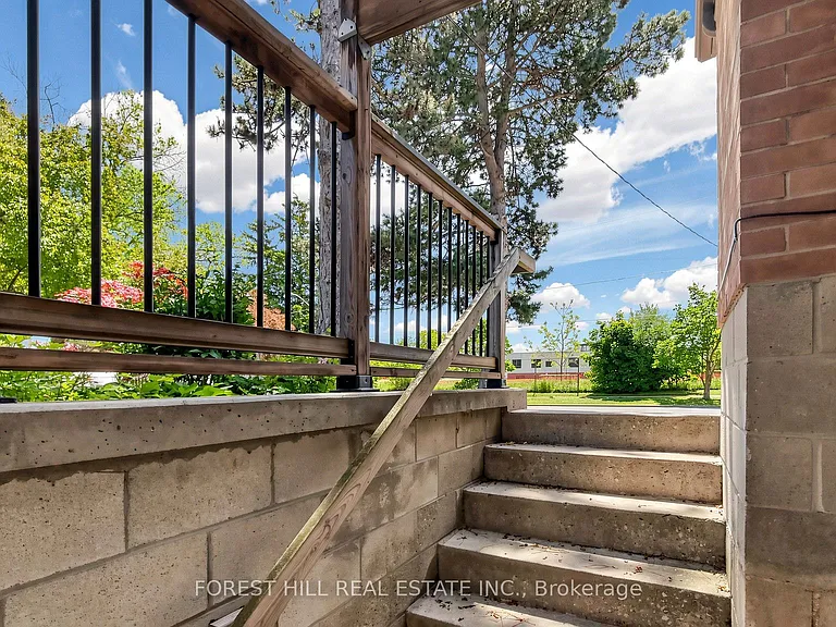 308 Hendon Ave #BASEMENT — Photo 12