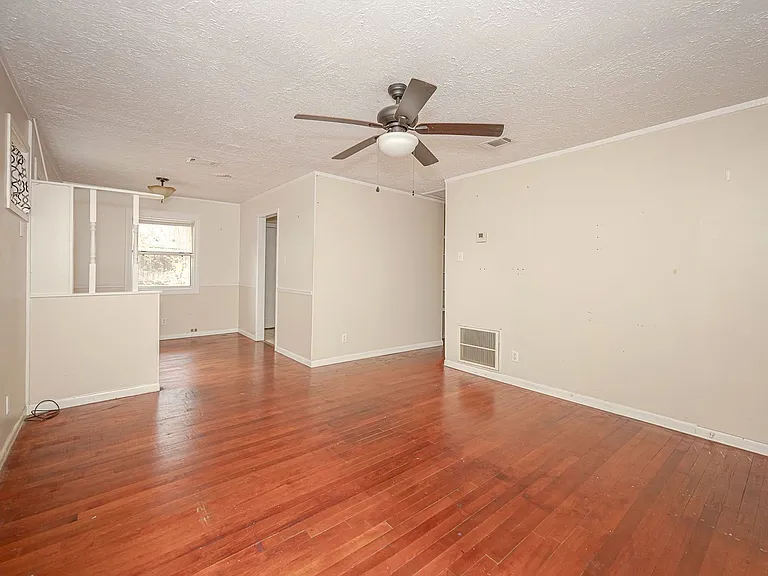 2919 Criswell Ave — Photo 18