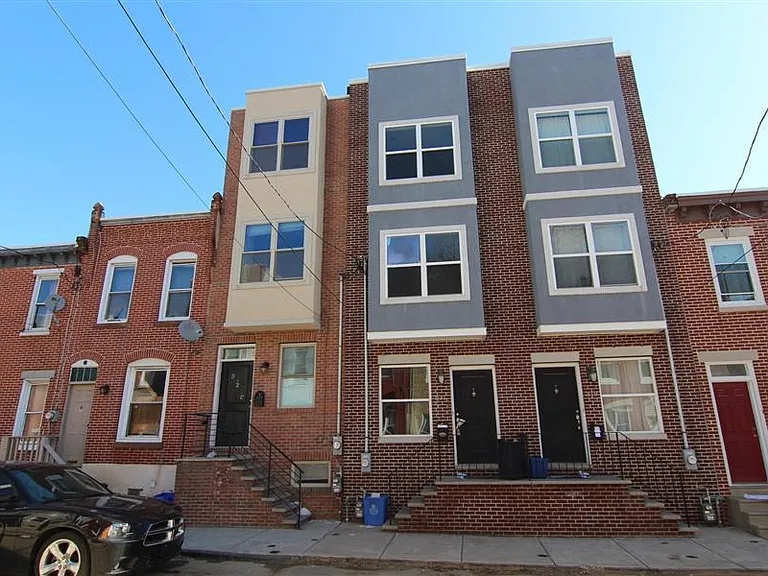 321 N Wiota St — Photo 1