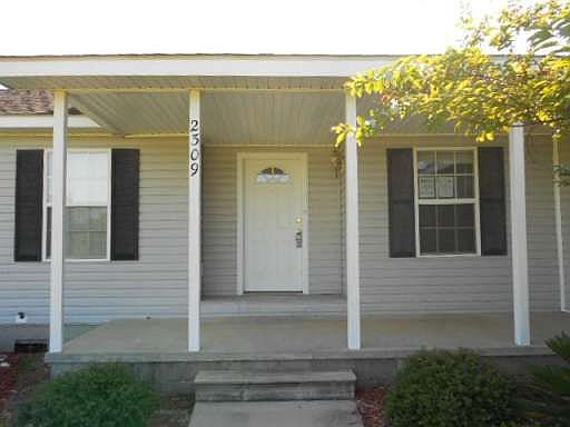 3rd image of 2309 Woodland Dr