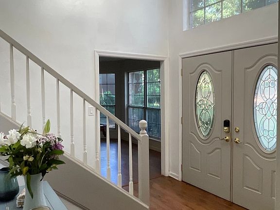 2nd image of 3263 Shamrock E