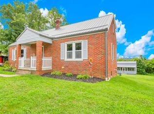 5966 Fairdale Dr, Cambridge, OH 43725