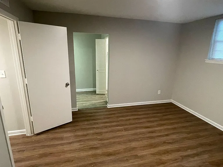 Grinstead Manor Apartments — Photo 60