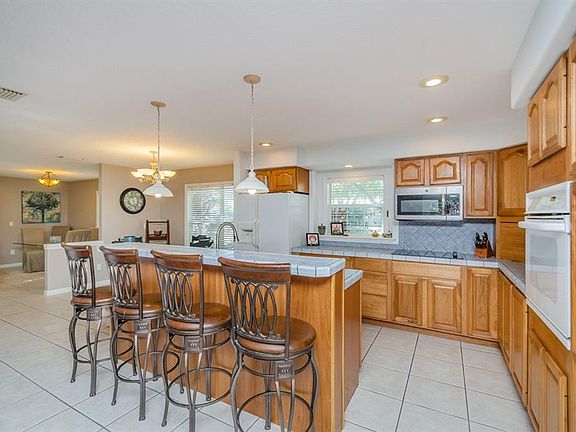 3rd image of 3131 N Canal Dr