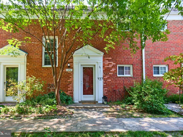 3254 Martha Custis Dr, Alexandria, VA 22302