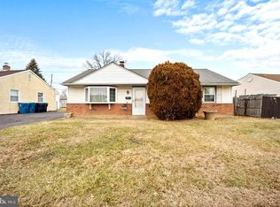 2836 Windsor Dr, Bensalem, PA 19020