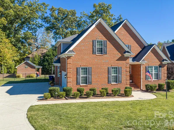 1109 Creekwalk Dr, Stanley, NC 28164