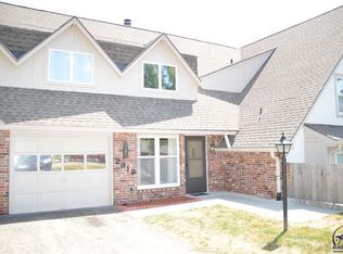 2912 SW Foxcroft 1 Ct, Topeka, KS 66614