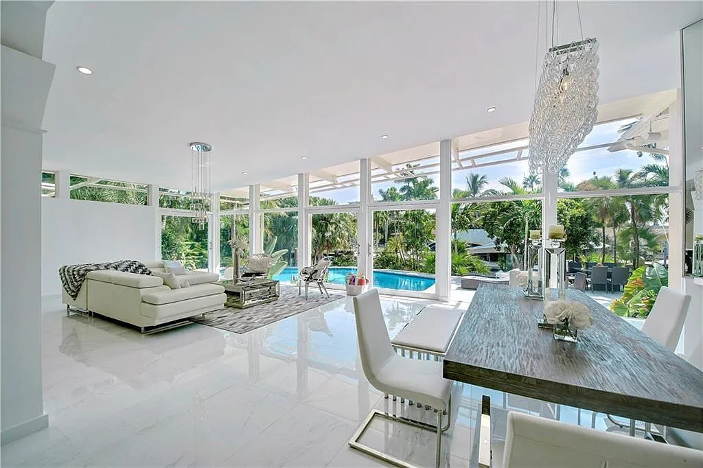 6 bed, 7.0 bath, 5699 sqft, $39,000 — Photo 3