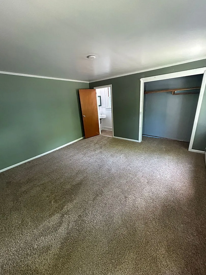 Four Bedroom Available - June 1st, 2027 — Photo 4