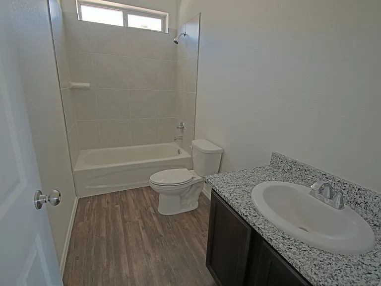 6303 Gannett Dr NE — Photo 11