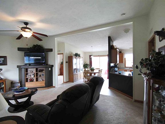 3rd image of 1422 Pinecrest St