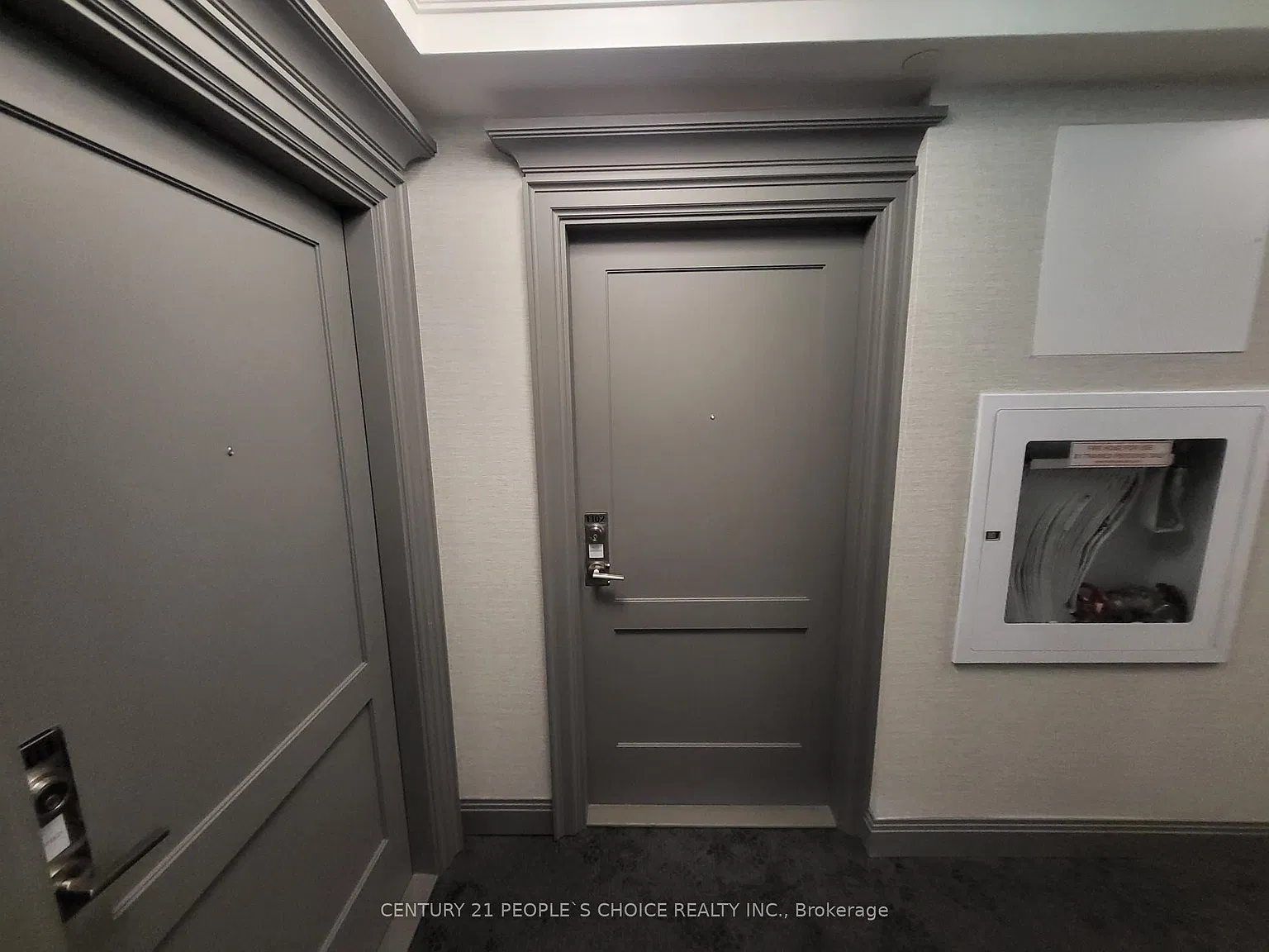 Edge Tower-2 — Photo 1