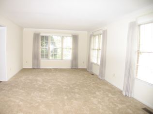 812 Villa Ridge Rd, Falls Church, VA 22046