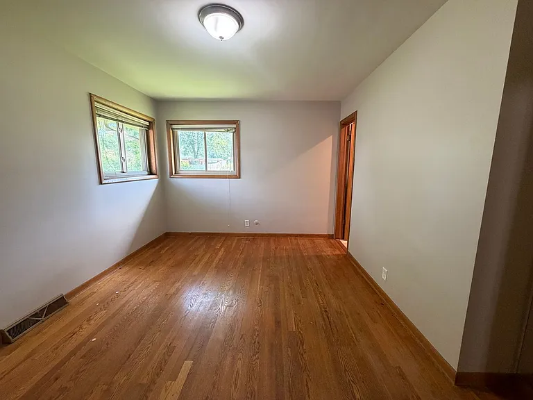 3454 Brooklyn Ave SE — Photo 4