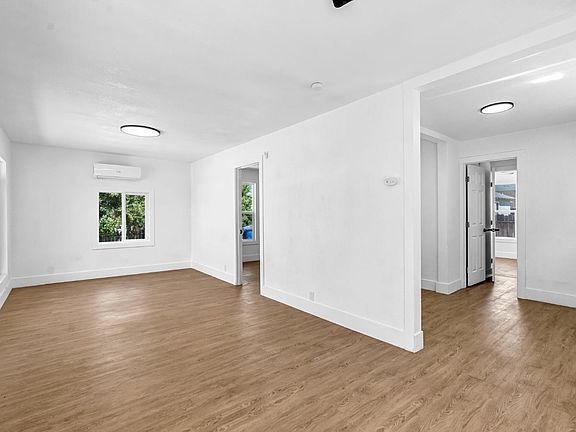 5th image of 2022 Sylvia St