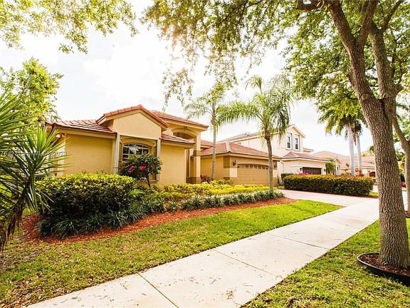 2nd image of 2983 Oakbrook Dr