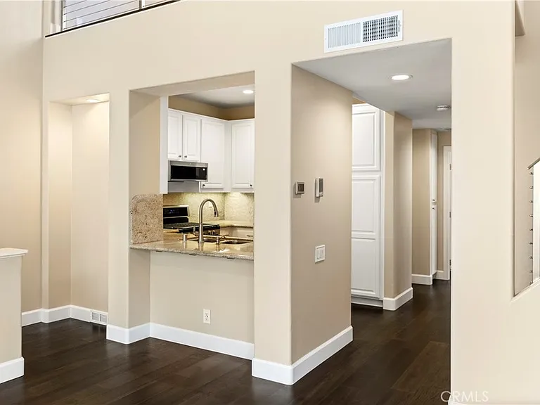 12 Opera Ln — Photo 6