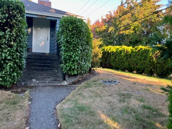 10302 Midvale Ave N Unit A, Seattle, WA 98133