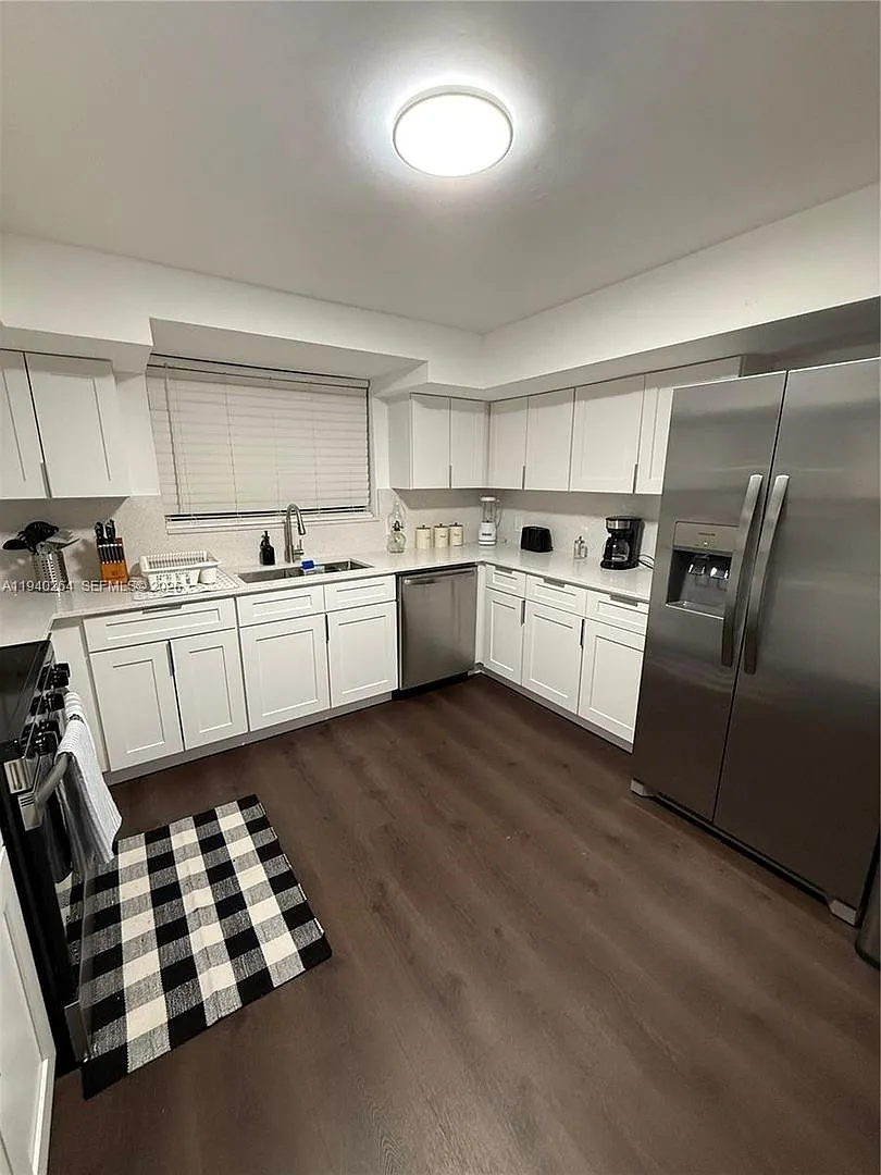 2036 NE 21st Avenue 2, Fort Lauderdale, FL 33305 — Photo 1