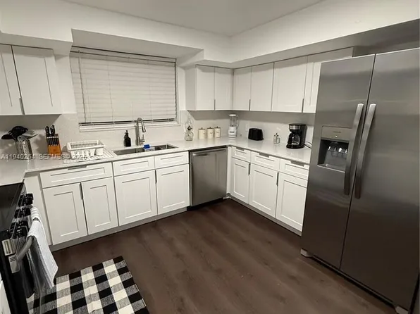 2036 NE 21st Ave APT 2, Wilton Manors, FL 33305